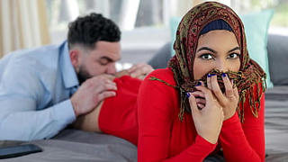 Stepbro to Teach His Hijab Stepsis a Few Things Before She Gets Married - Hijablust